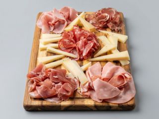 Tagliere di salumi Levoni e formaggi con focaccia x 1 persona