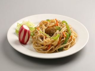 Linguini saltati con verdure