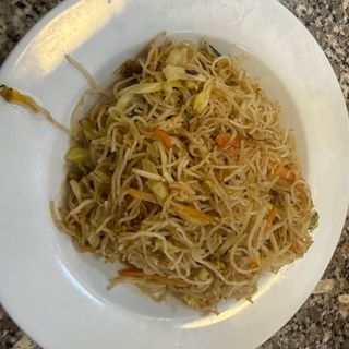 35. Spaghetti saltati con verdure