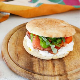 Puccia special salmone e bufala