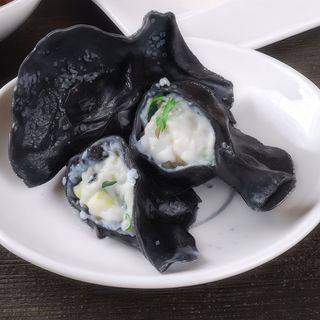 Raviolo al vapore ripieno di seppia - 6 pezzi（墨鱼蒸饺）