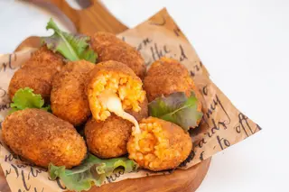 Supplì con ragù di chianina e mozzarella di bufala