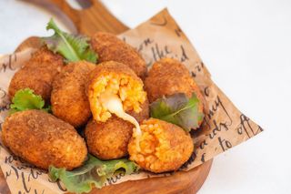 Supplì con ragù di chianina e mozzarella di bufala