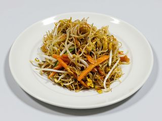104 Spaghetti di riso con verdure miste