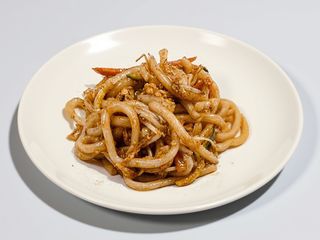 108 Spaghetti udon con verdure miste