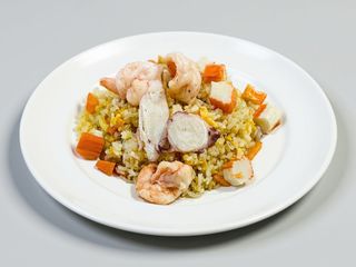 126 Riso saltato con frutti mare