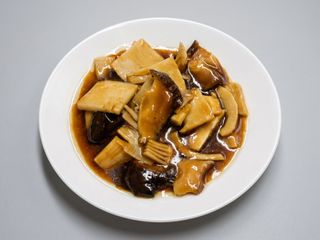 164 Funghi e bambù saltati