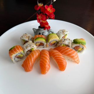 B16 sushi box 12pz