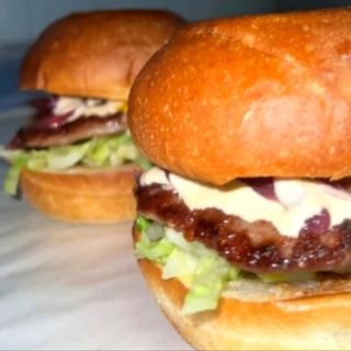 MONI'S BURGER