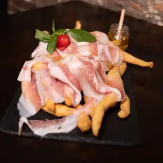 Chiacchiere con lardo e miele