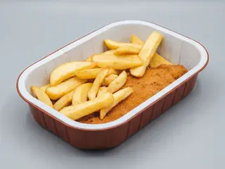 Cotoletta di pollo e patatine fritte