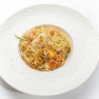 240. RAMEN SALTATO MISTO MARE AL YAKISOBA