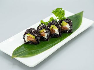 80 Uramaki black sake