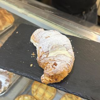 Cornetto al cioccolato bianco