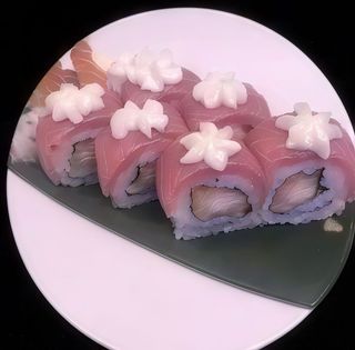 81 Maguro ten roll