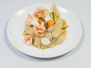 119 Gnocchi di riso con frutti mare