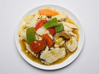 132 Pollo con salsa chili piccante