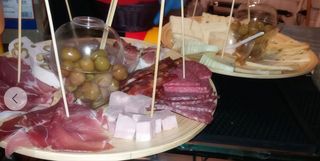 Taglieri di salumi e formaggi