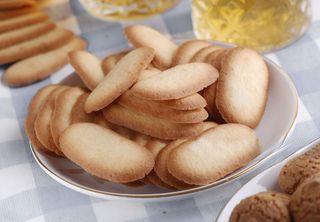 Biscotti lingue di gatto