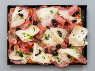 Salame e provola 1/2 teglia