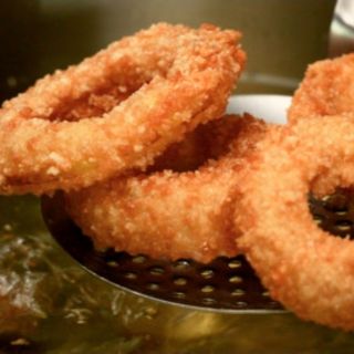 Anelli di cipolla fritti