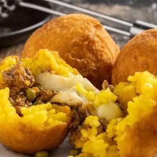 Arancini di riso ripieni di ragù, 3 pz