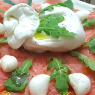 Burrata con salmone