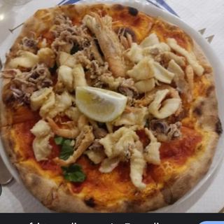 Margherita con fritto misto di pesce 