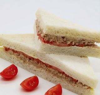 Tramezzino tonno, pomodoro