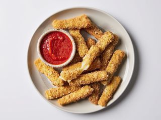 Mozzarella stik 5pice pio patatine fritte and ketchup maionese