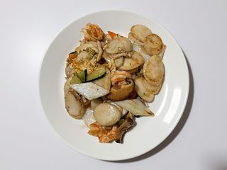 013. Gnocchi di riso con gamberi, carne e verdure