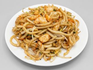 41. Spaghetti udon con gamberi