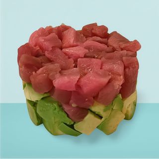 Tartar di tonno  avocado e sesamo