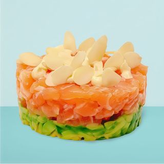 Tartar di salmone avocado e sesamo