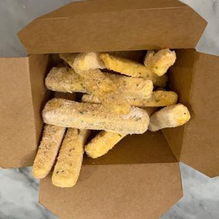 Porzione di polenta al rosmarino