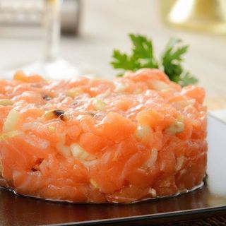 274..TARTAR SALMON SPRITZ