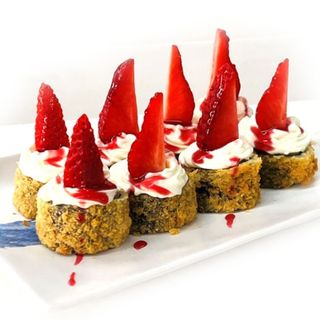 75.. Hosomaki fritto con frutta