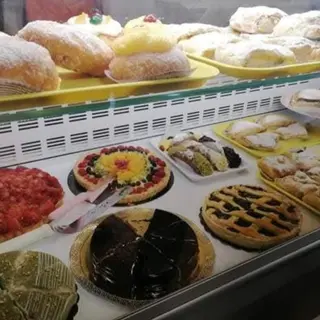 Strudel con crema e mela