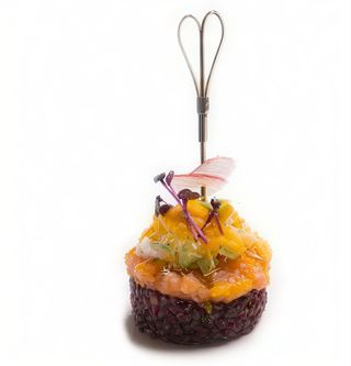 46.Black salmon tartar plus