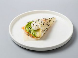 53. Temaki sake plus 