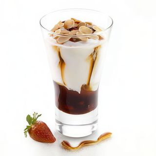 Coppa fiordilatte fragole e caramello