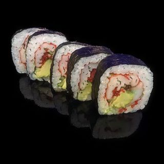 121. Futomaki California Granchio, avocado, cetrioli, tobiko - 5 pezzi