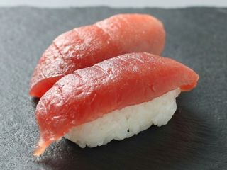102 Nigiri maguro tonno