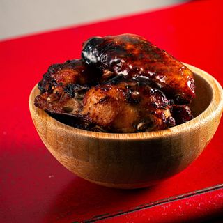 AUTUMN CHICKEN WINGS