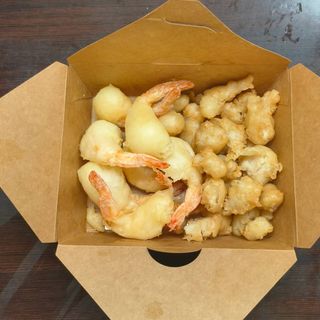 Gamberi e pollo fritti