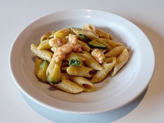 Pennette gamberi e zucchine