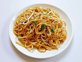 138. Ramen con verdure saltato