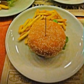 Angus Burger con una bevanda a scelta