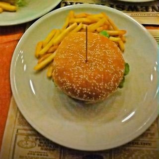 Burger di Chianina con una bevanda a scelta