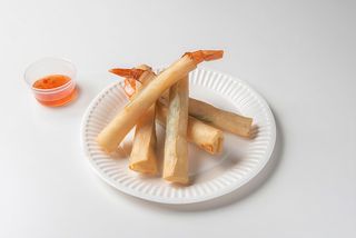 Involtini con gamberi e asparagi